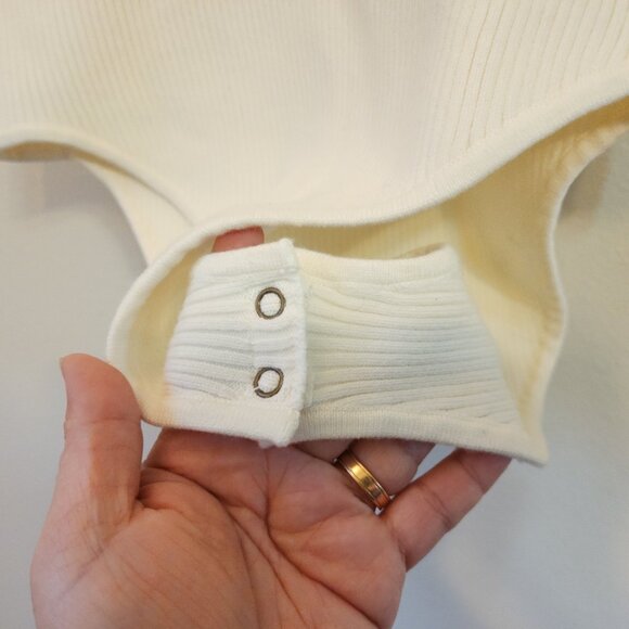 Bare by Charlie Holiday Long Sleeve Rib Knit Bodysuit Coconut Size S Bodysuit - Picture 7 of 16